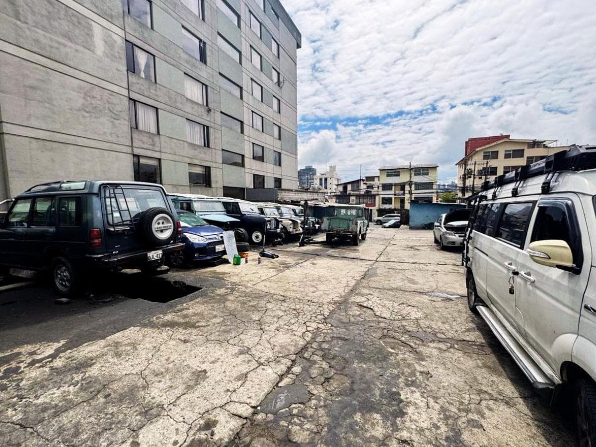 Terreno en Venta en La Calle Inglaterra Cerca de La Mariana de Jesus — imagen 1