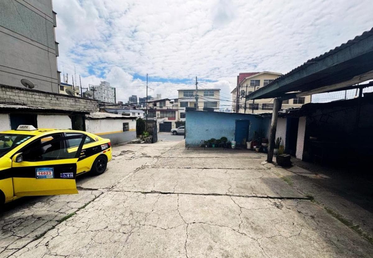 Terreno en Venta en La Calle Inglaterra Cerca de La Mariana de Jesus — imagen 4