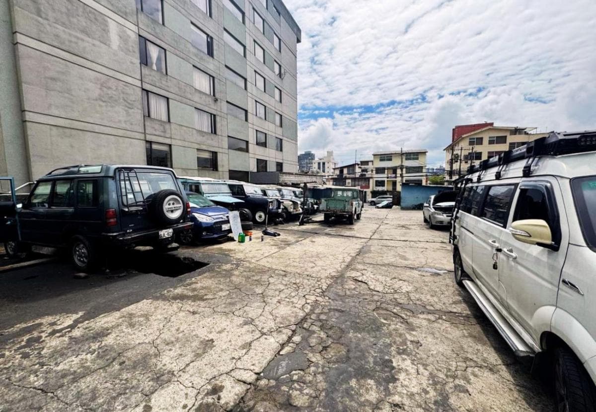 Terreno en Venta en La Calle Inglaterra Cerca de La Mariana de Jesus — imagen 2