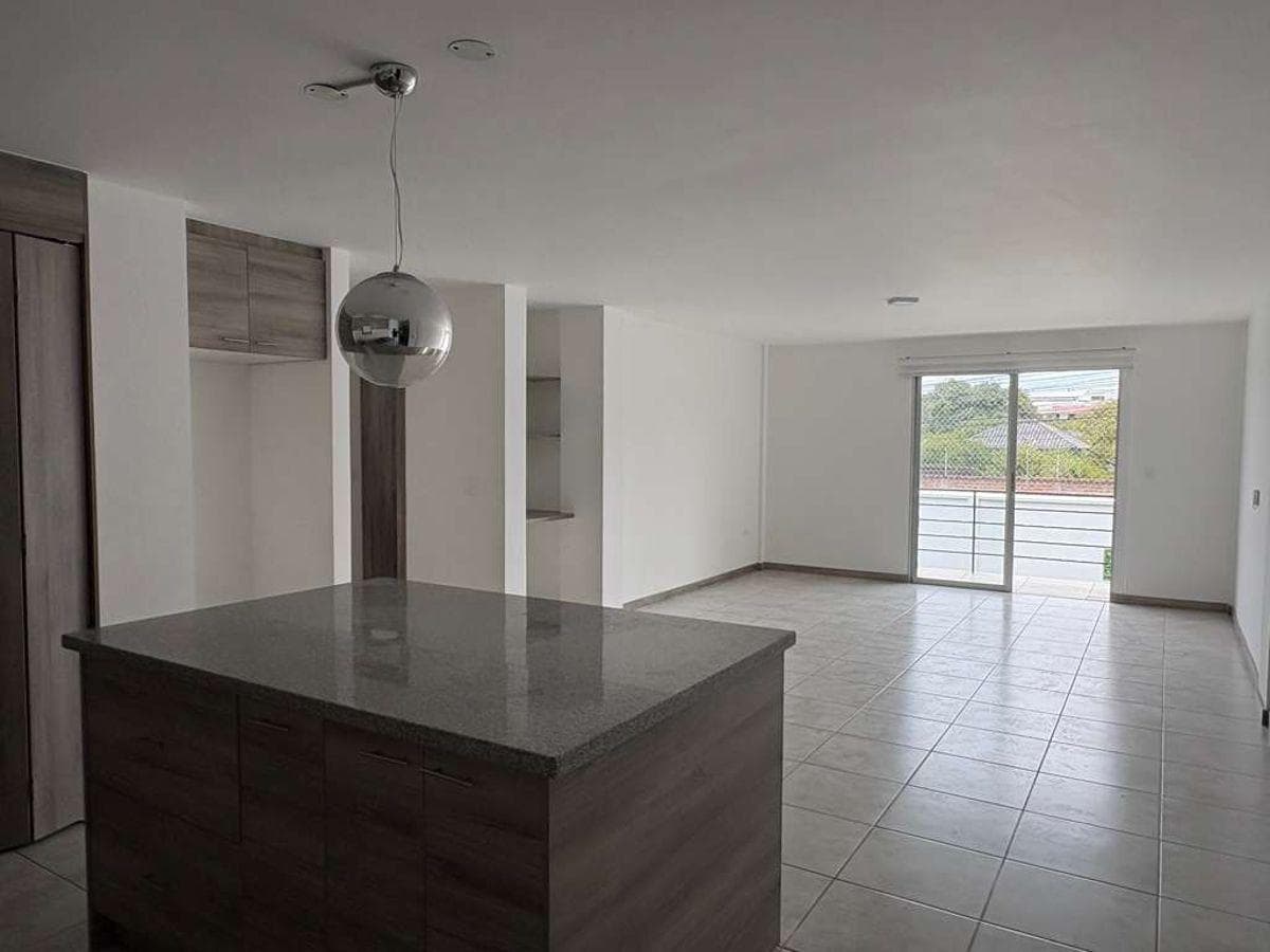 Vendo Departamento de 90 m² Dos Dorm. en La Villa Vega - Tumbaco — imagen 4