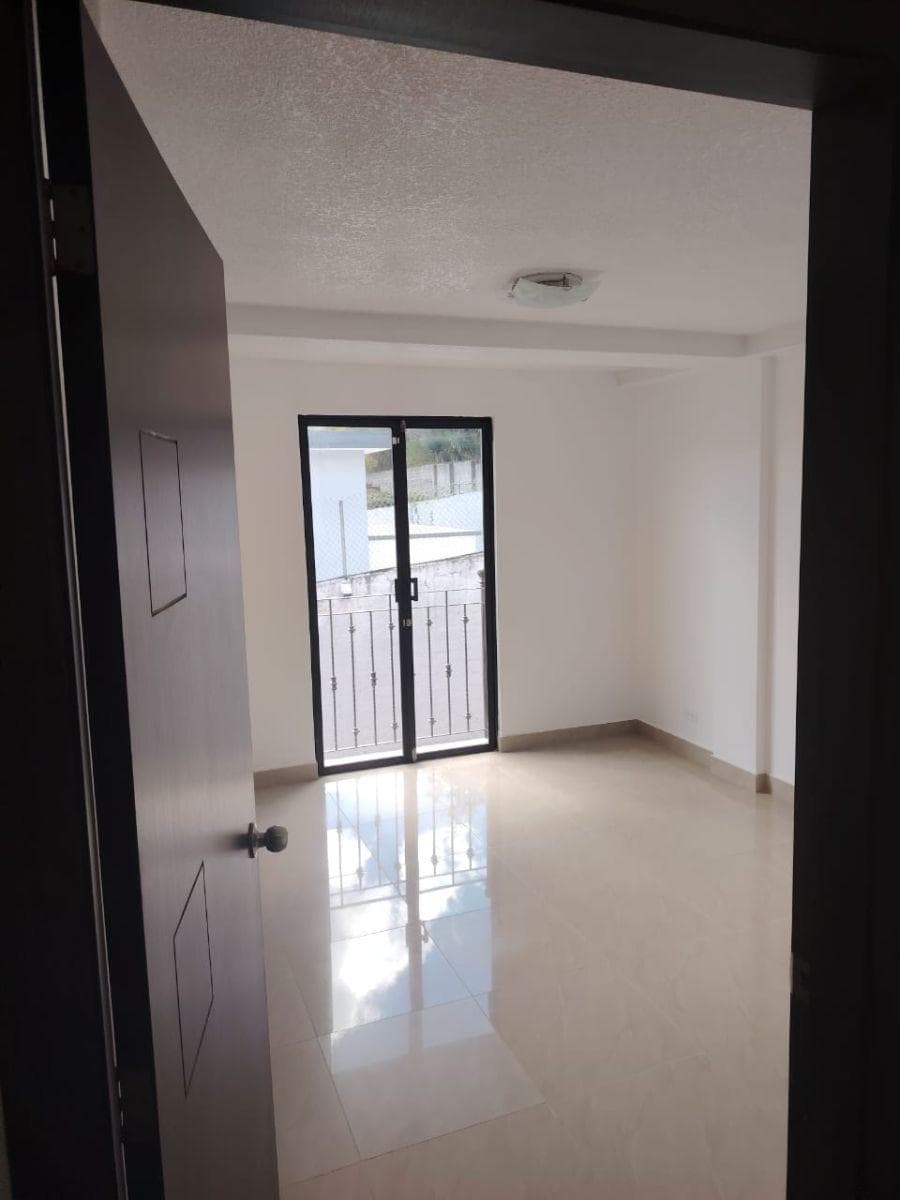 Casa de Venta Puerta del Valle, Sector Conocoto — imagen 9