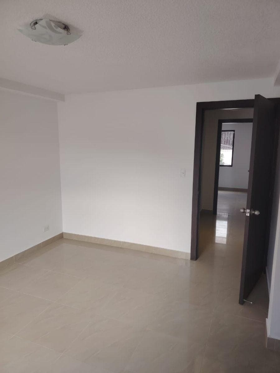 Casa de Venta Puerta del Valle, Sector Conocoto — imagen 3