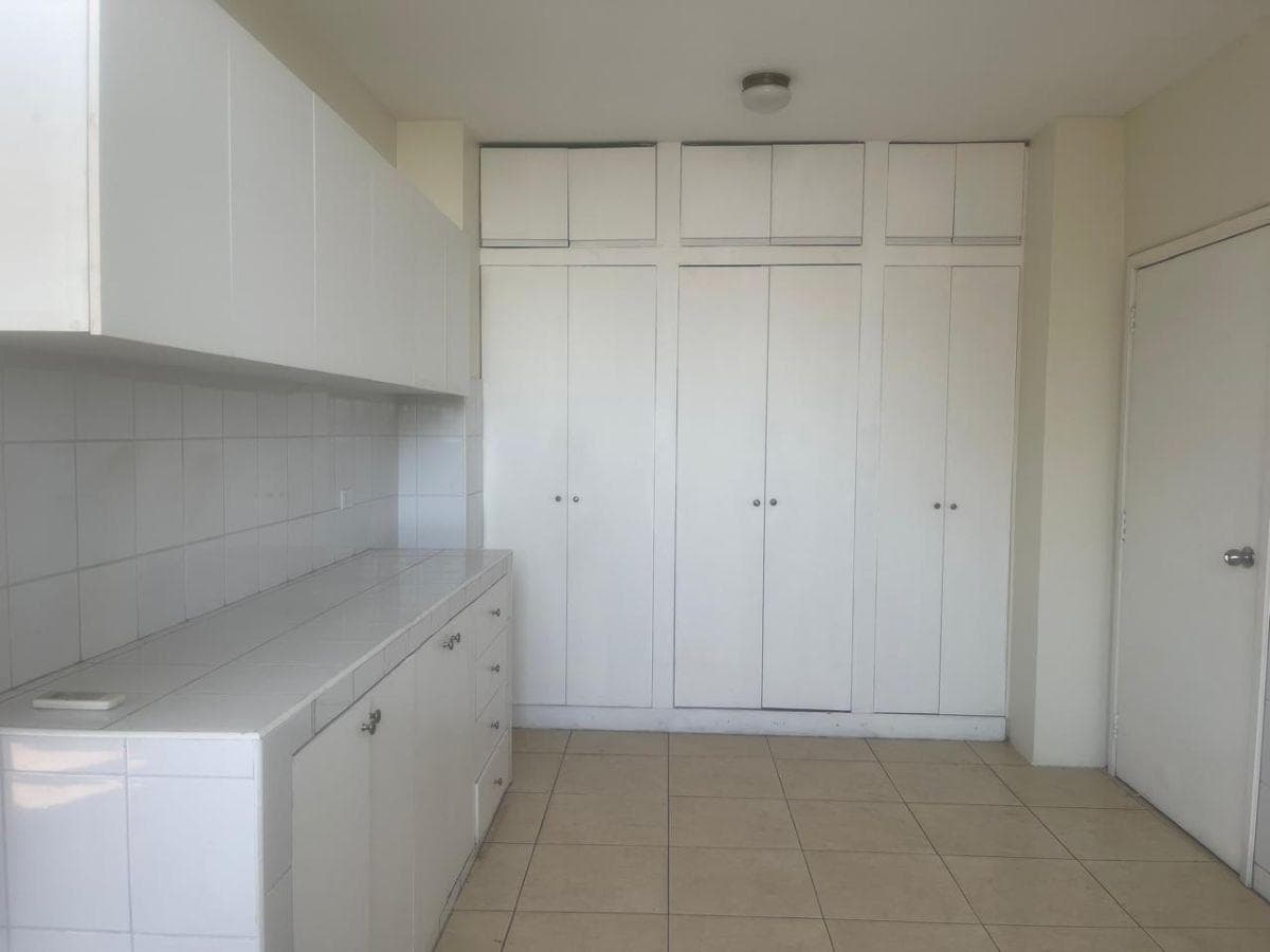 Vendo Departamento, sector Lomas de Urdesa Vista Panorámica. Guayas — imagen 4