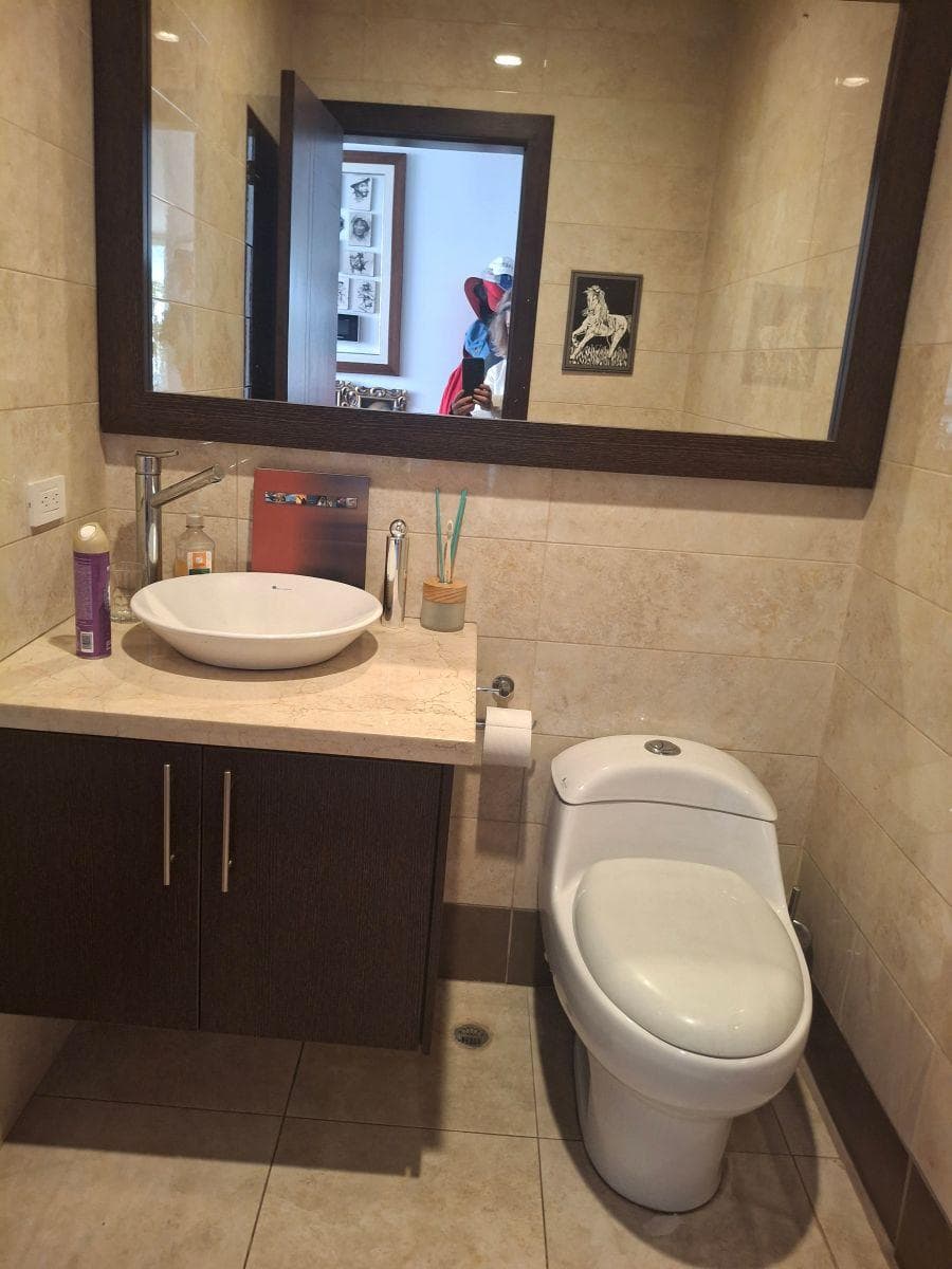 El Condado Primera Etapa, Departamento de 3 Habitaciones, 3 Parqueos — imagen 4