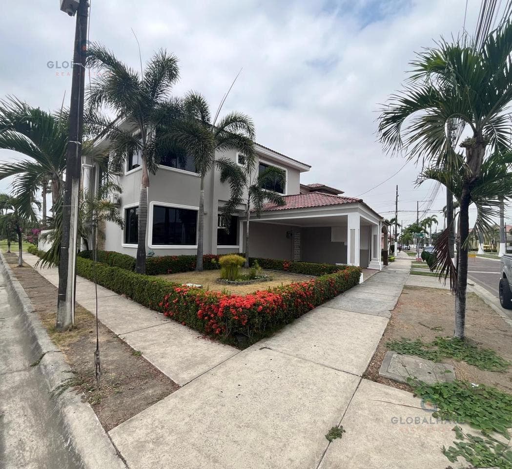 Venta de Casa Amoblada en Urb. Santa Maria de Casa Grande, 4 Habitaciones, Habitacion Pb m. H, Guayas — imagen 1