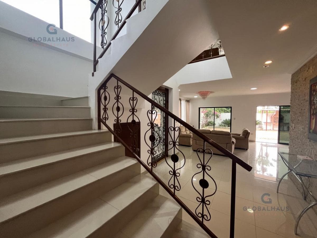Venta de Casa Amoblada en Urb. Santa Maria de Casa Grande, 4 Habitaciones, Habitacion Pb m. H, Guayas — imagen 3