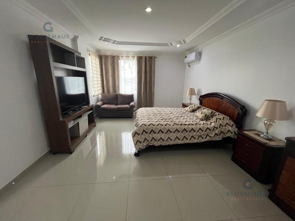 Venta de Casa Amoblada en Urb. Santa Maria de Casa Grande, 4 Habitaciones, Habitacion Pb m. H, Guayas — imagen 2