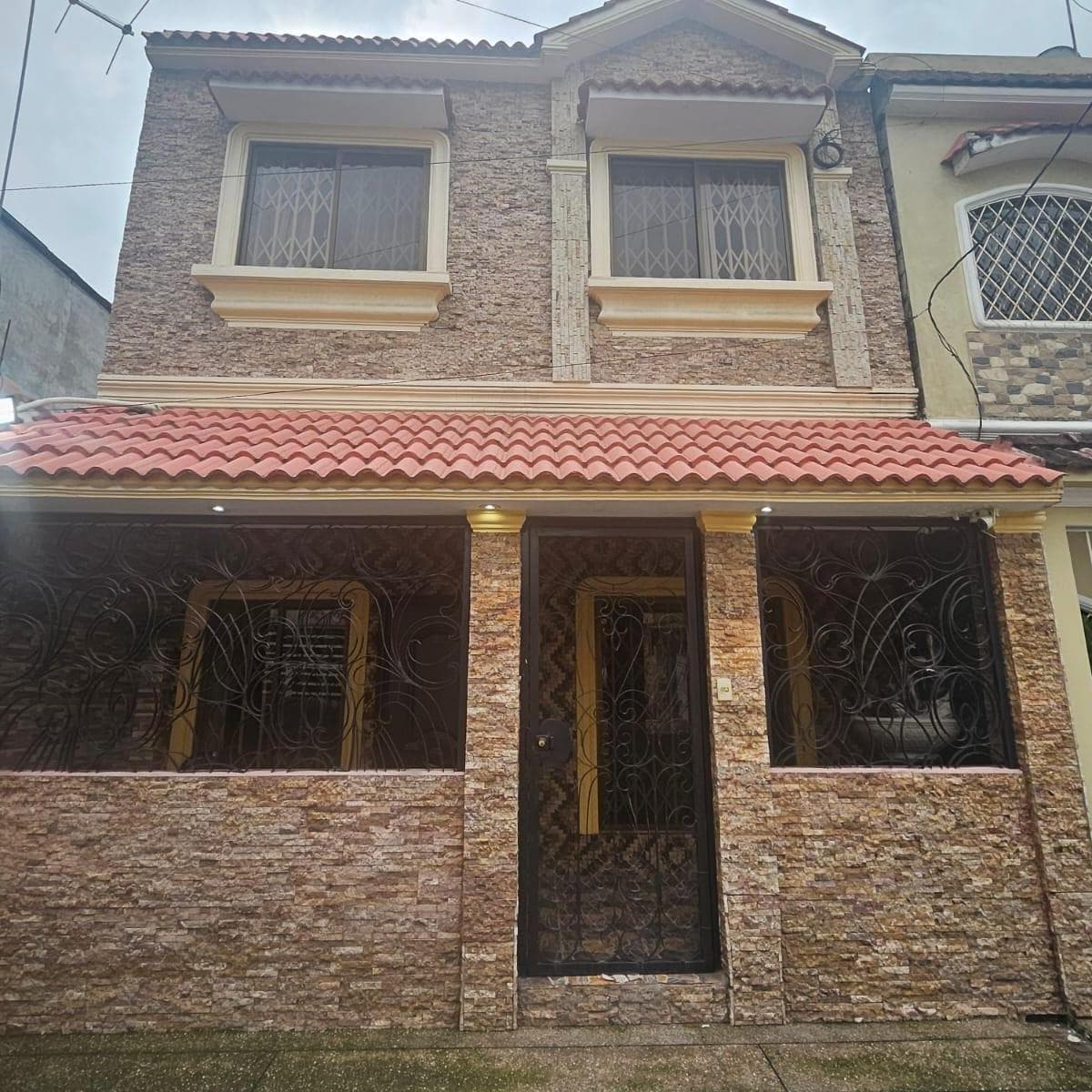 Se Vende Casa en Mucho Lote 1, Norte de Guayaquil, Anaa, Guayas — imagen 1