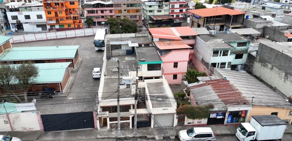 Casa Rentera o Para Negocio Sector Banda Municipal Sur de Quito — imagen 1