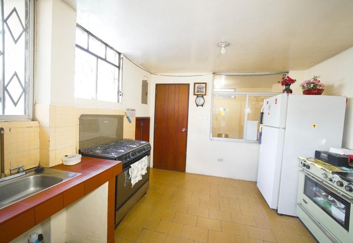 Casa Rentera o Para Negocio Sector Banda Municipal Sur de Quito — imagen 4