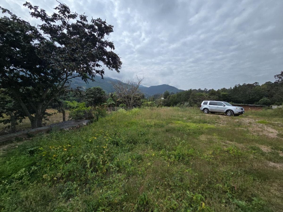 Terreno de 500 m² en Venta en Cumbayá con Fácil Acceso. Provincia de Pichincha — imagen 6