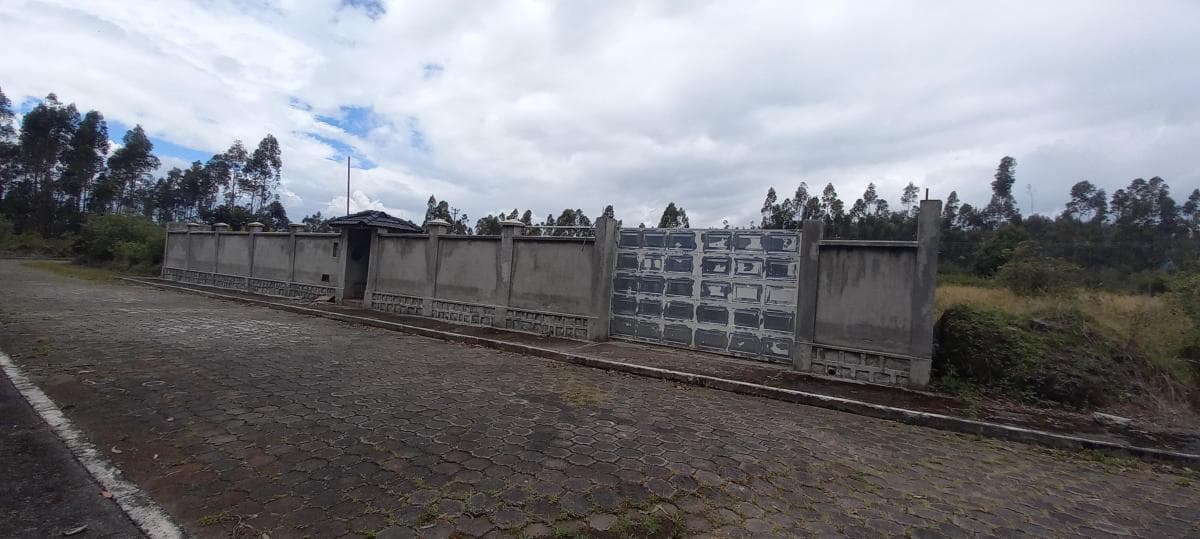 Hermoso Terreno 1.000 m² - Urb. Privada - La Salle - Conocoto — imagen 1
