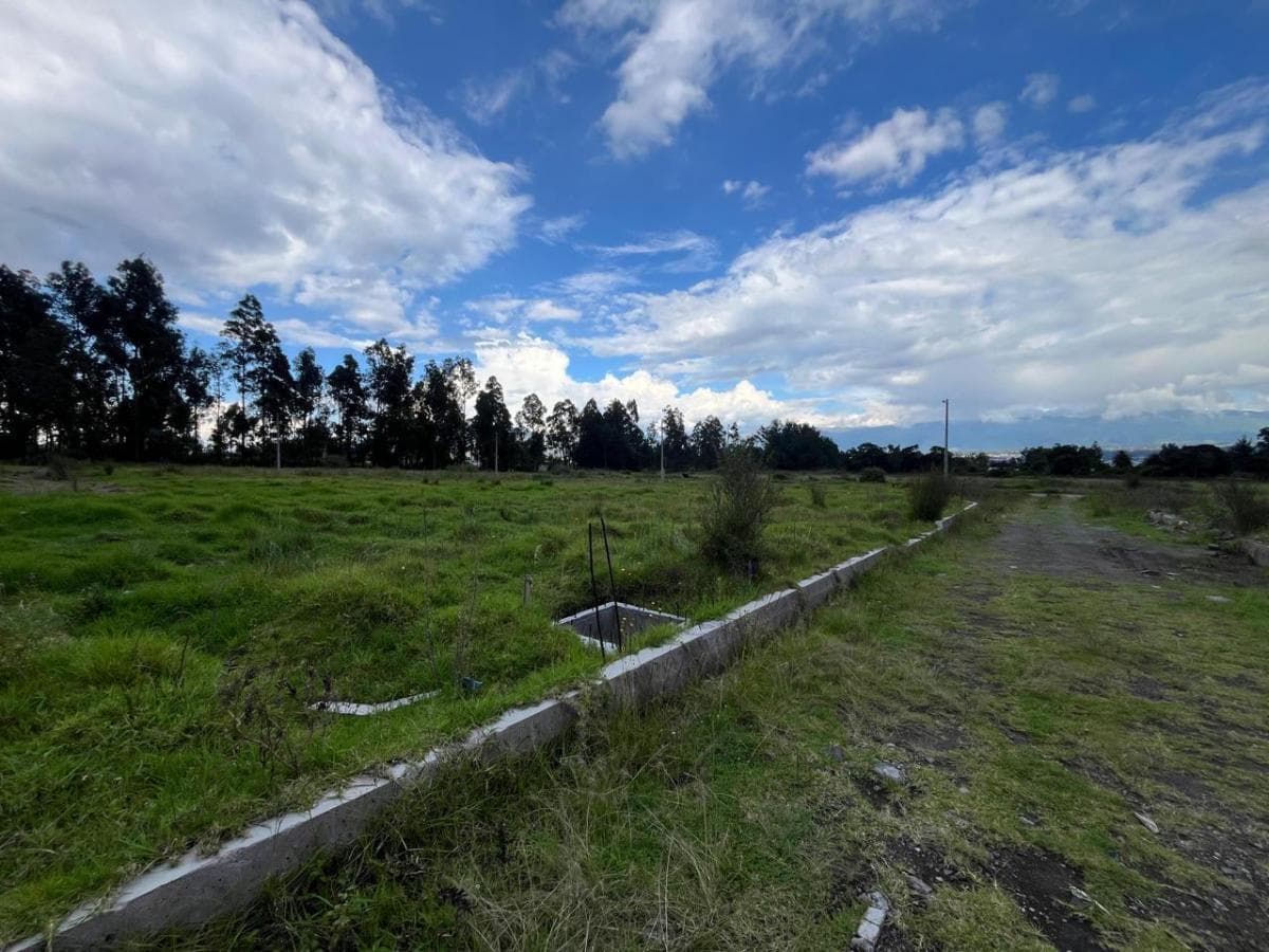 Se Vende Lote de 200 m en El Sector de La Salle, en Conocoto — imagen 9