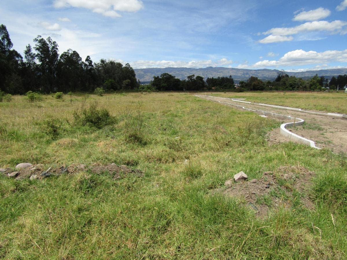 Se Vende Lote de 200 m en El Sector de La Salle, en Conocoto — imagen 4