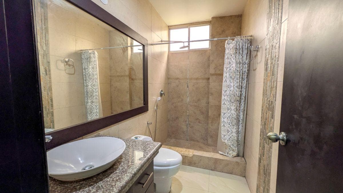 Departamento en Venta Colinas de Los Ceibos - a Marín, Guayas — imagen 8