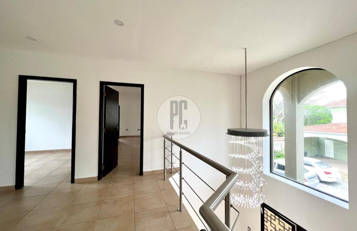 Casa en Venta, 4 Dorm. Urbanización Estancias del Rio, Samborondon, Guayas — imagen 4