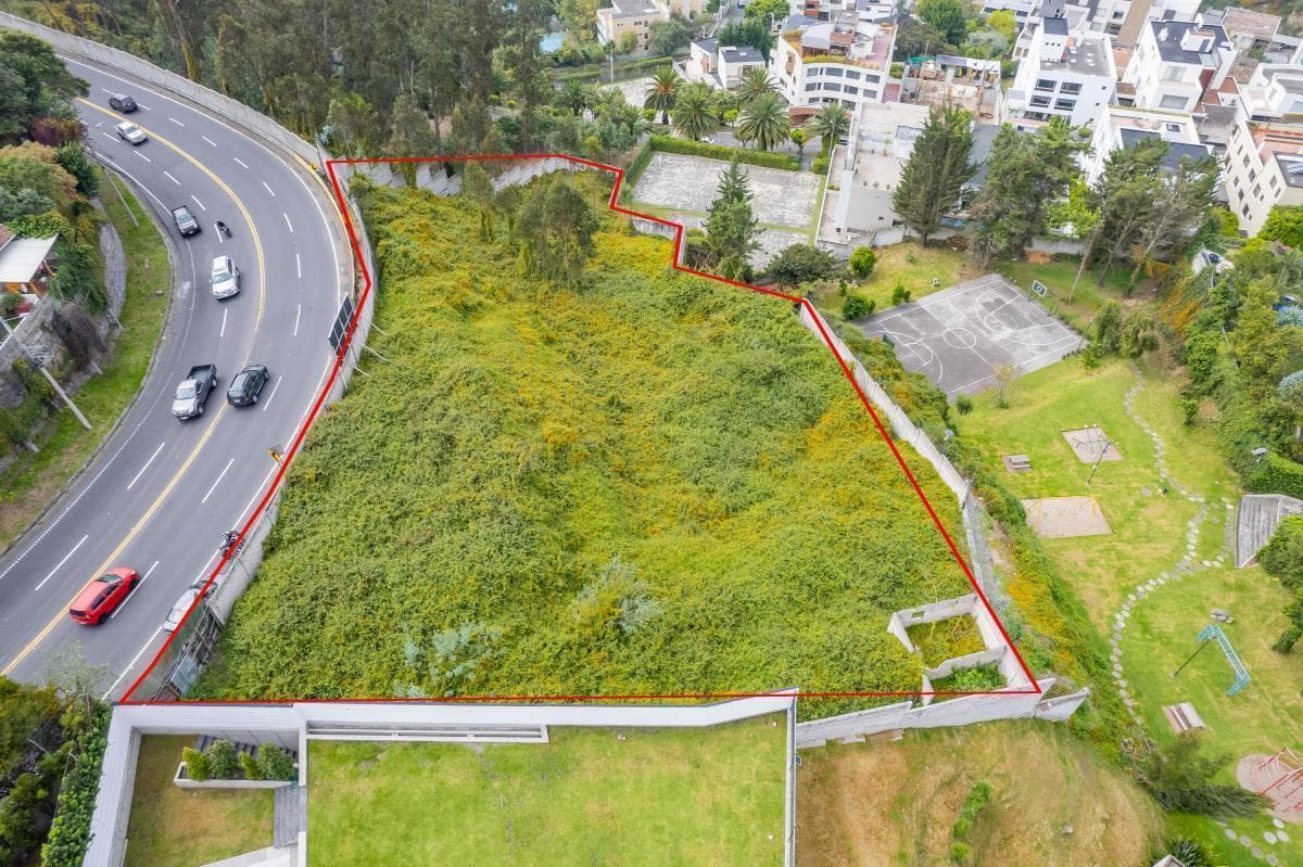 Miravalle 4, Cumbayá Terreno Venta 3.629 m² — imagen 1