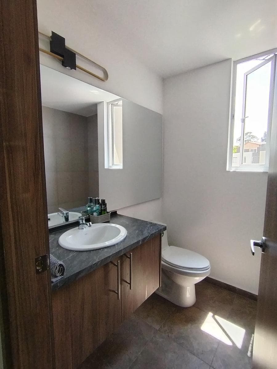 Venta Casa en Conjunto Residencial de Ontaneda | Terraza, Family Room y Club Privado — imagen 2