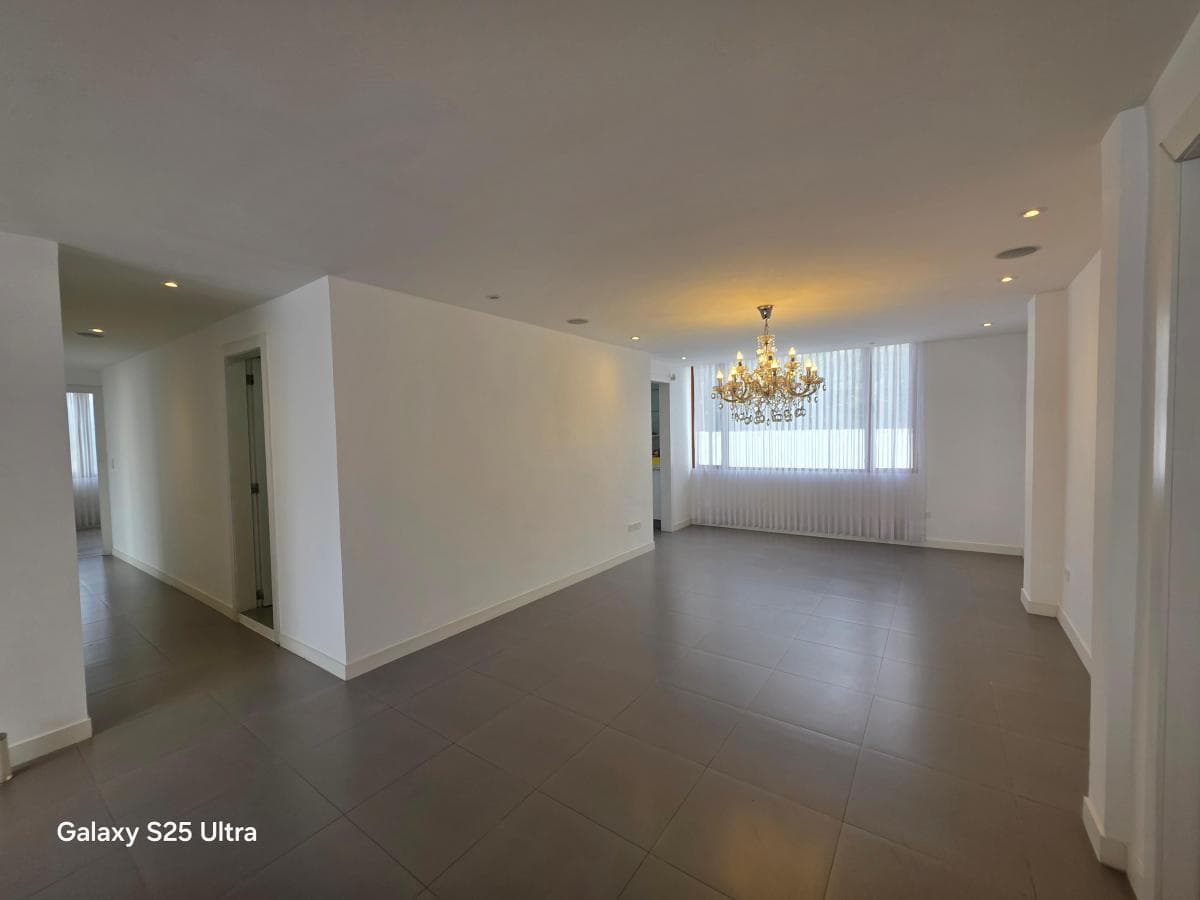 Departamento Remodelado de Venta Cumbaya Colegio Menor — imagen 9