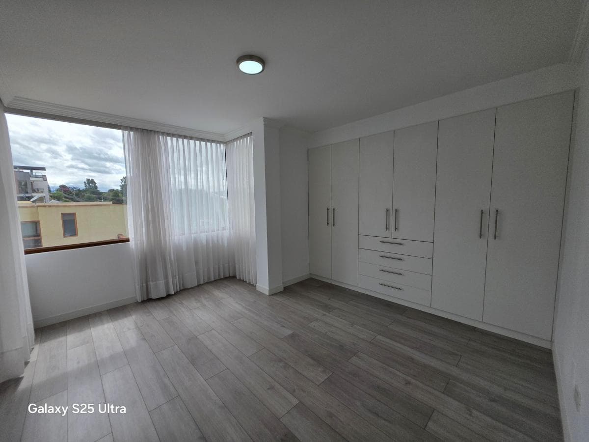 Departamento Remodelado de Venta Cumbaya Colegio Menor — imagen 2
