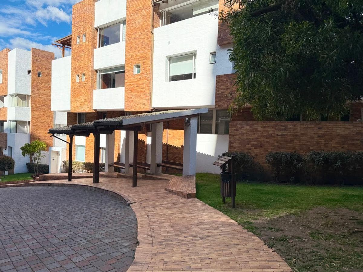 Departamento de 3 Dorm. en Venta Sector Monteserrin — imagen 1