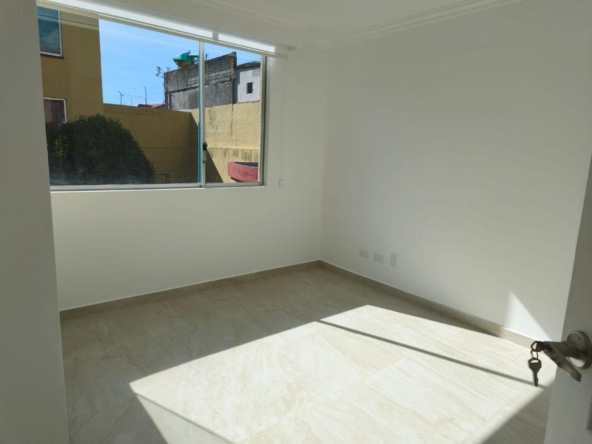 ¡Oportunidad Única! Casa Esquinera en Santa Lucía casa Remodelada en Venta — imagen 9