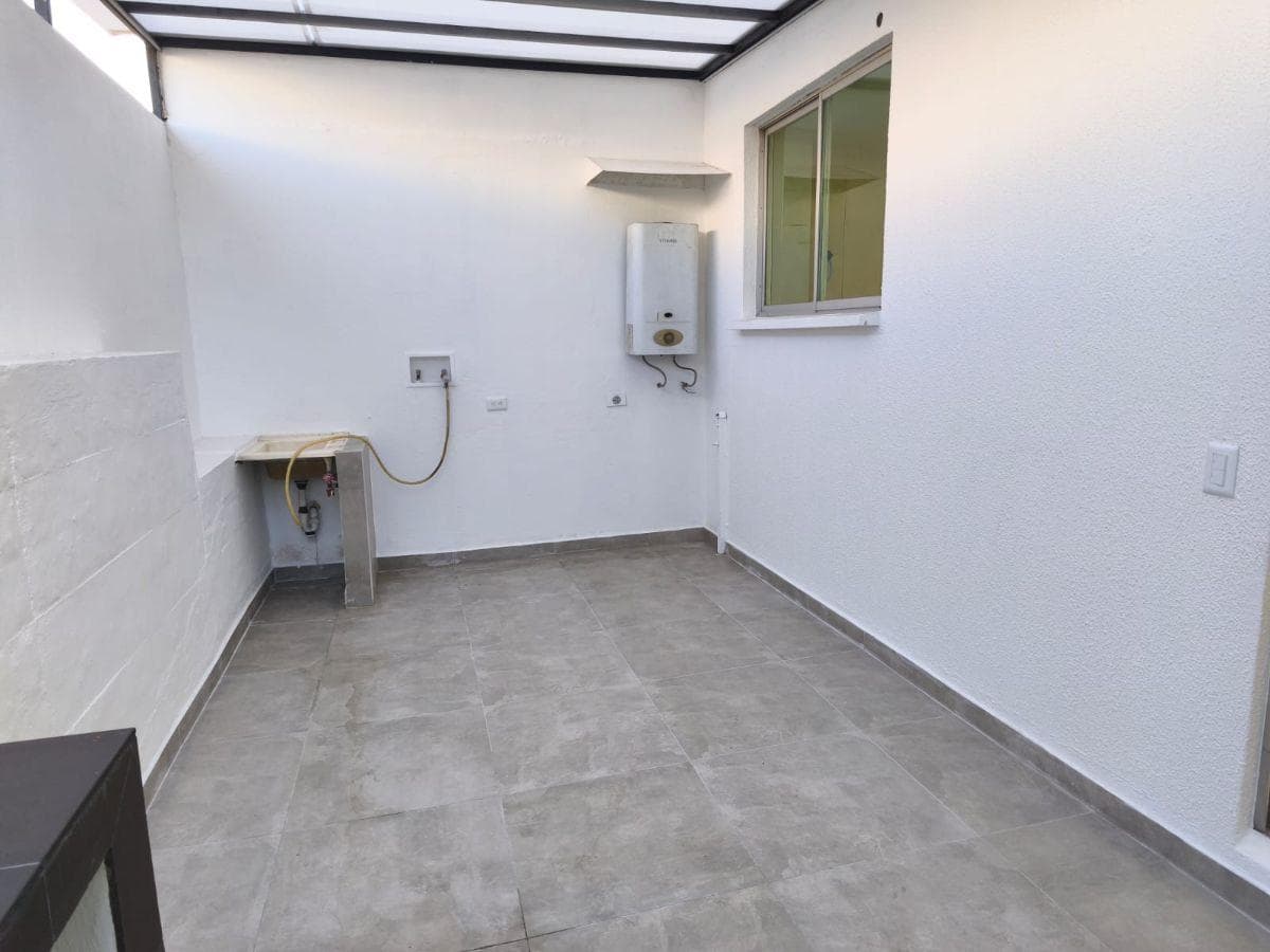 ¡Oportunidad Única! Casa Esquinera en Santa Lucía casa Remodelada en Venta — imagen 4