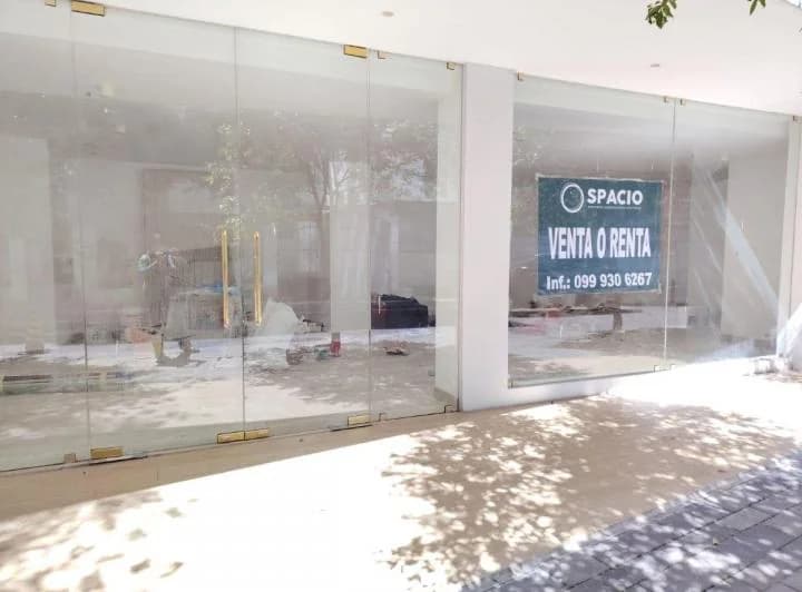 Venta de Local Comercial por Estrenar 61 m² – Calle Gonnessiat, Sector González Suárez — imagen 1