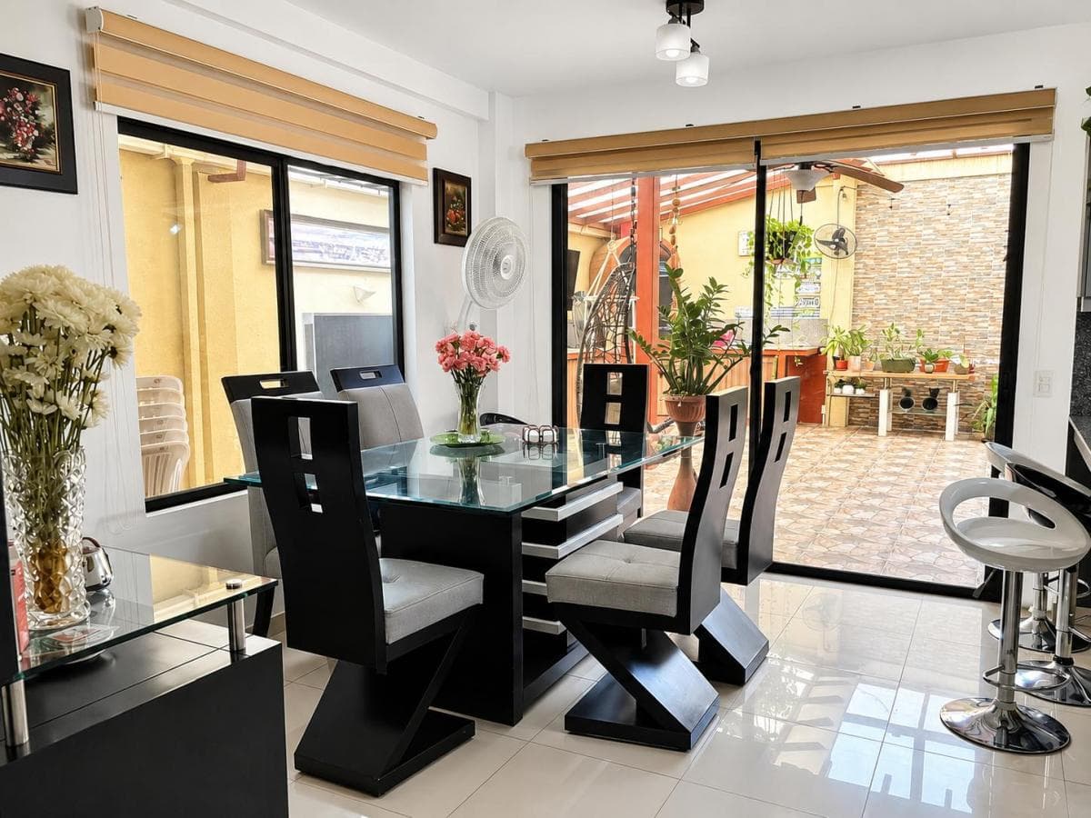 Venta Casa con Piscina de 4 Habitaciones en Excelente Estado en Ciudad Celeste, Guayas — imagen 10