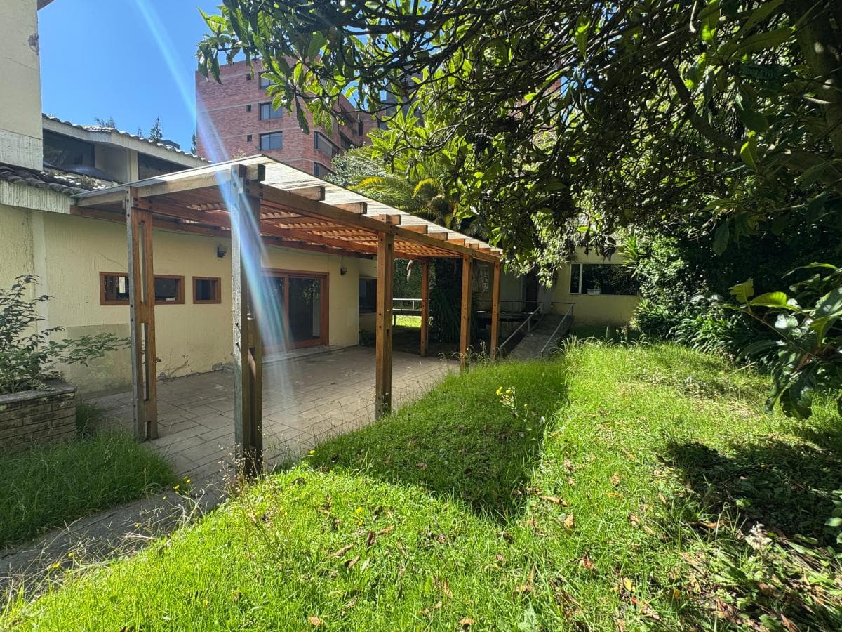 Gran Terreno en Venta en Sector de La Whymper, Oportunidad Ideal Para Constructores E Inversionistas — imagen 4