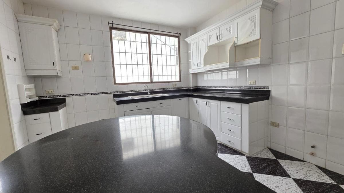 Departamento en Venta 1er Piso, Urbanizacion Puerto Azul, Johr, Guayas — imagen 9