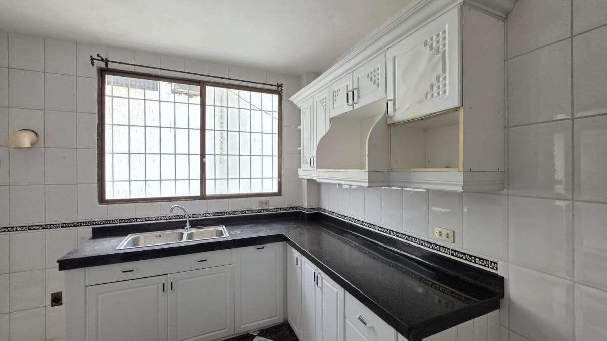 Departamento en Venta 1er Piso, Urbanizacion Puerto Azul, Johr, Guayas — imagen 5