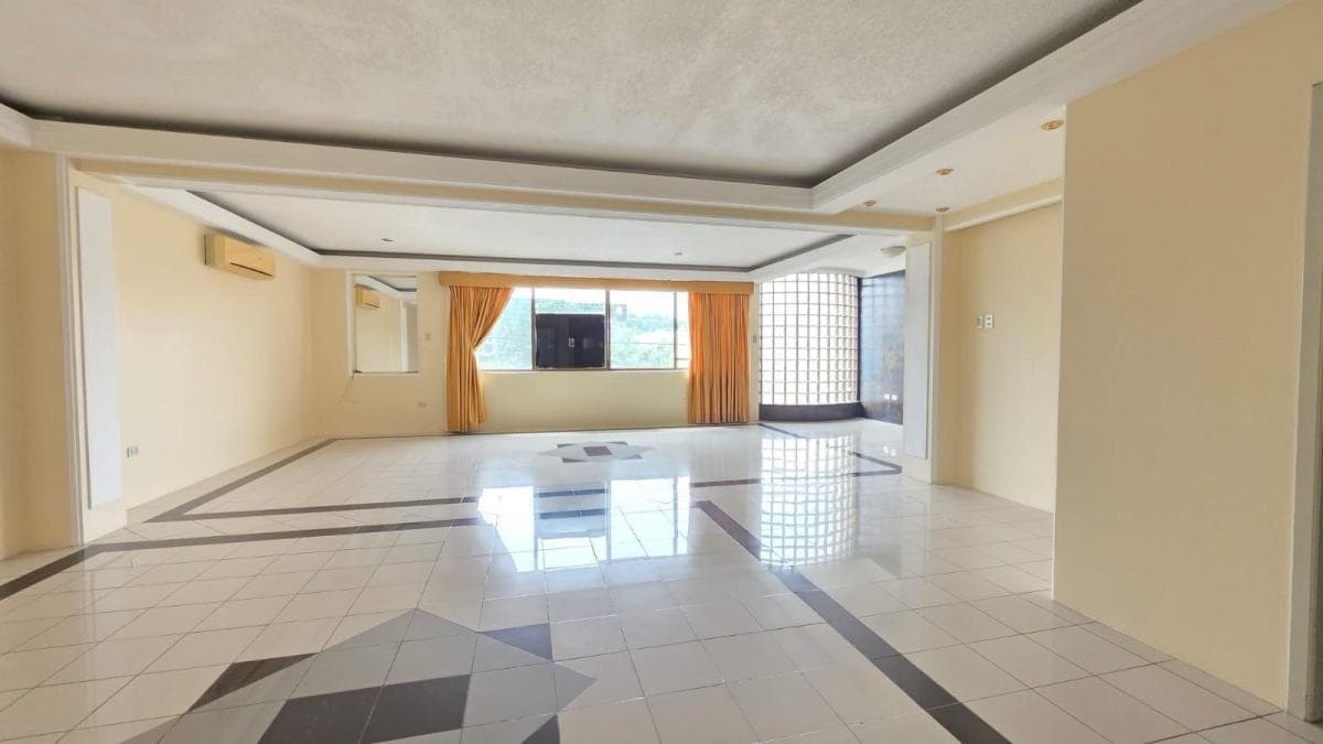 Departamento en Venta 1er Piso, Urbanizacion Puerto Azul, Johr, Guayas — imagen 2