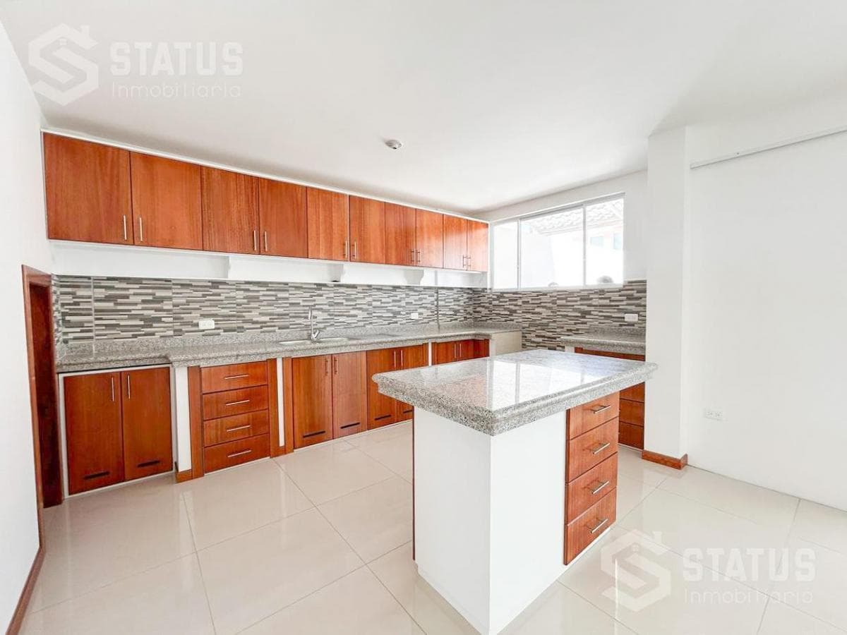 Venta de Casa en Conocoto - Cerca Administración Zonal — imagen 7