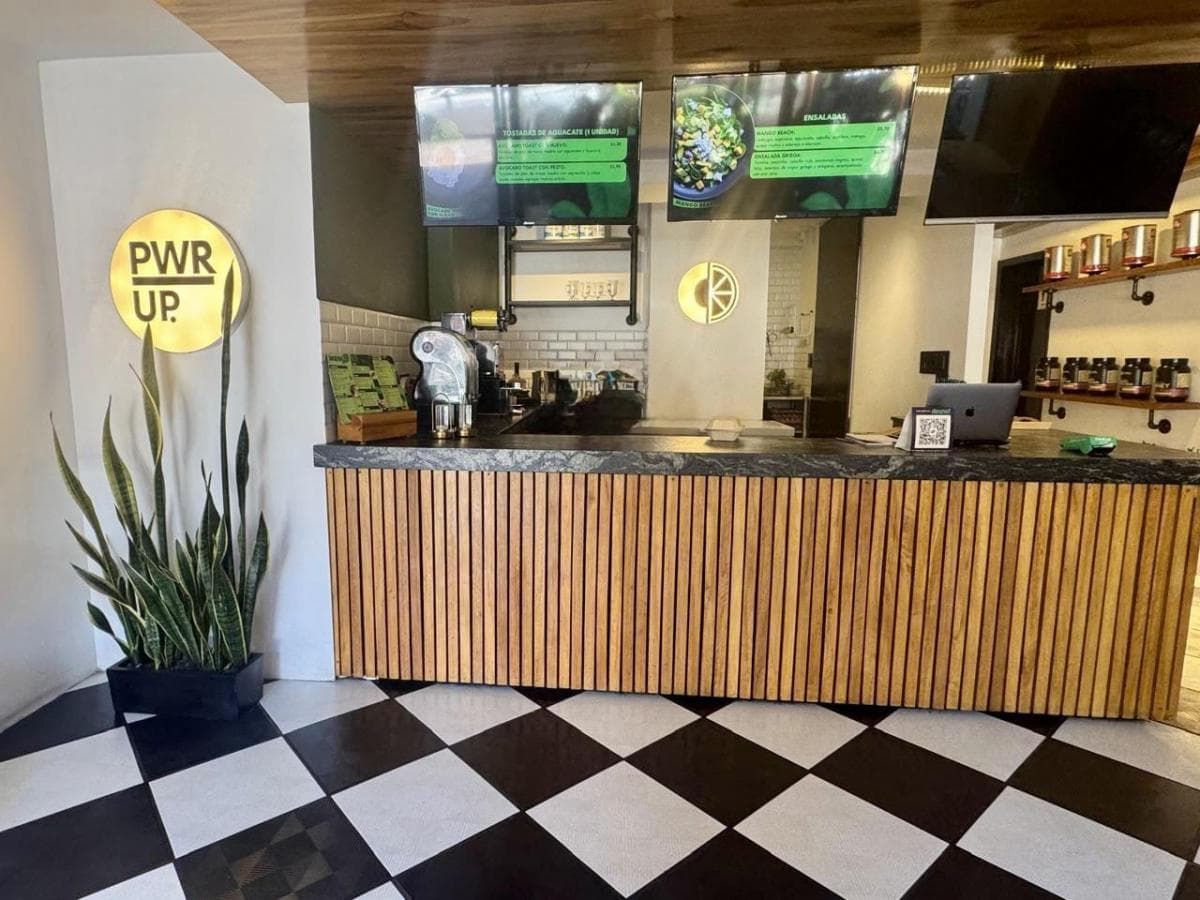Vendo Cafetería en La Av Rep. del Salvador (Centro Norte Quito) — imagen 8