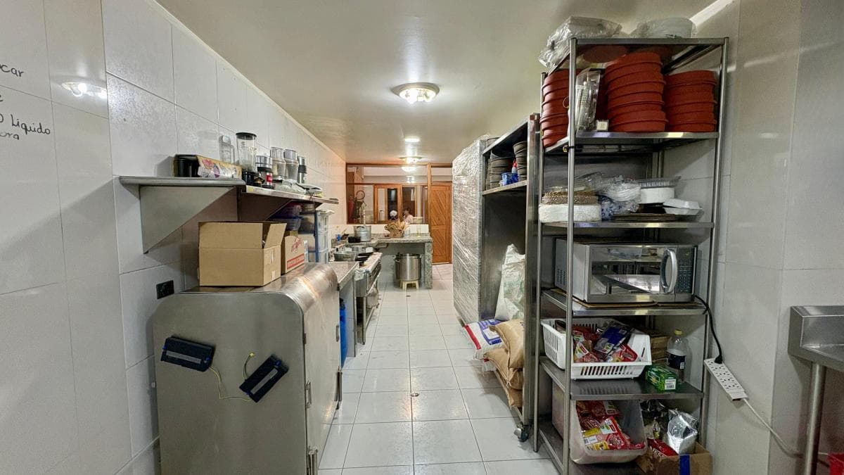 Propiedad Comercial de 390 m² | Múltiples Espacios en un Solo Predio — imagen 9