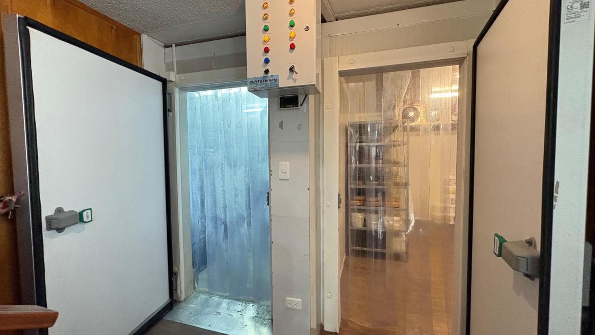 Propiedad Comercial de 390 m² | Múltiples Espacios en un Solo Predio — imagen 5