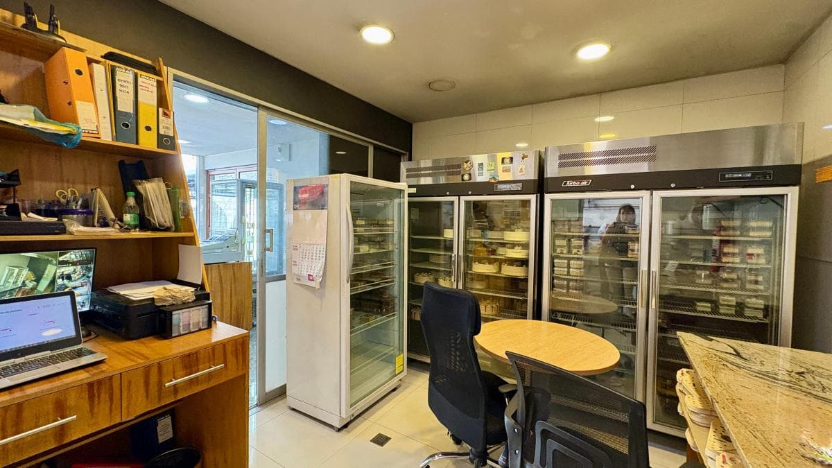 Propiedad Comercial de 390 m² | Múltiples Espacios en un Solo Predio — imagen 4