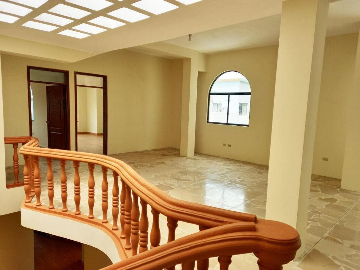 Casa Comercial en Venta Sector Quito Tenis — imagen 3
