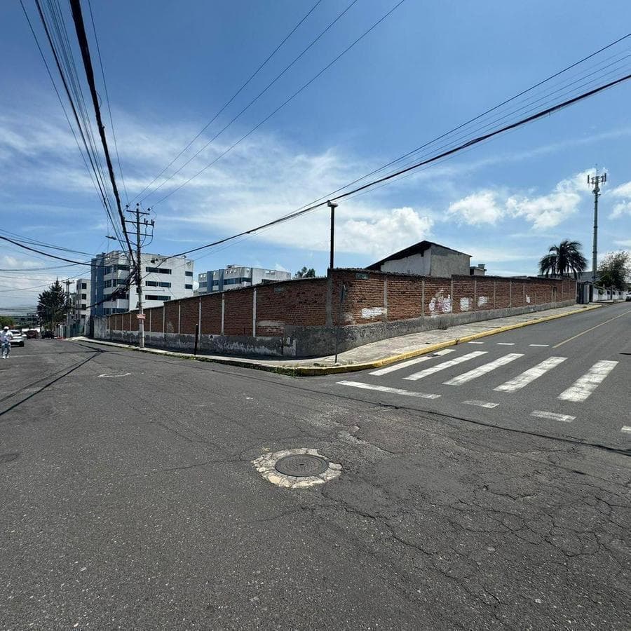 Arriendo Terreno Esquinero Ponciano Alto - Carcelen — imagen 2