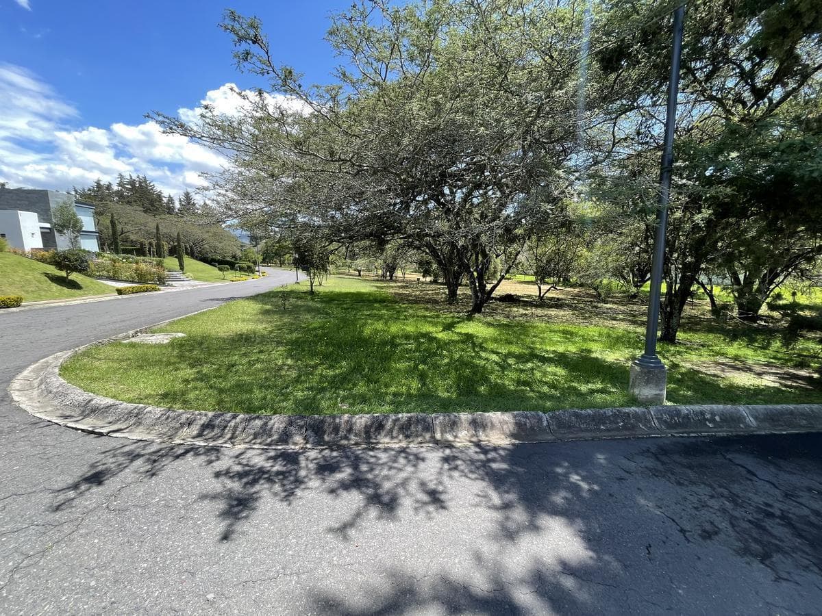 Puembo - Urbanizacion Arrayanes en Venta Terreno 1262 m² Esquinero — imagen 6