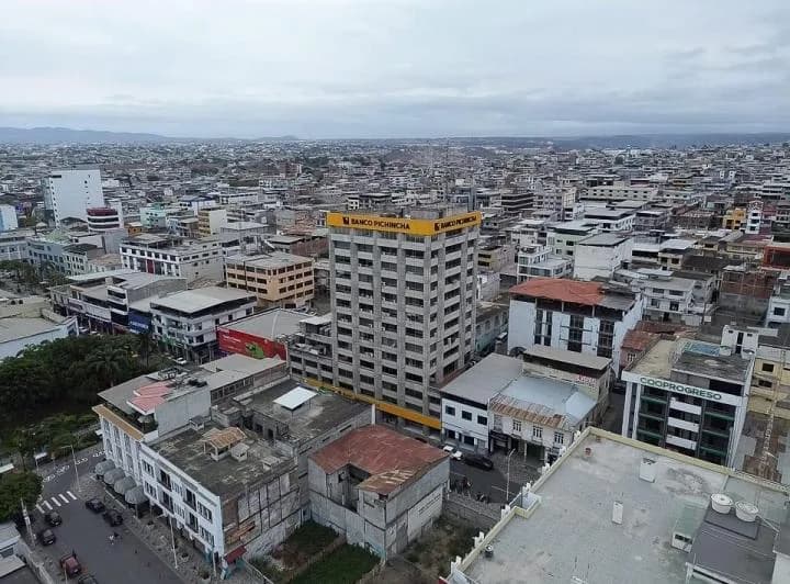 4 Oficinas en Manta, Edificio Banco Pichincha, Calle 11, Manabí — imagen 1