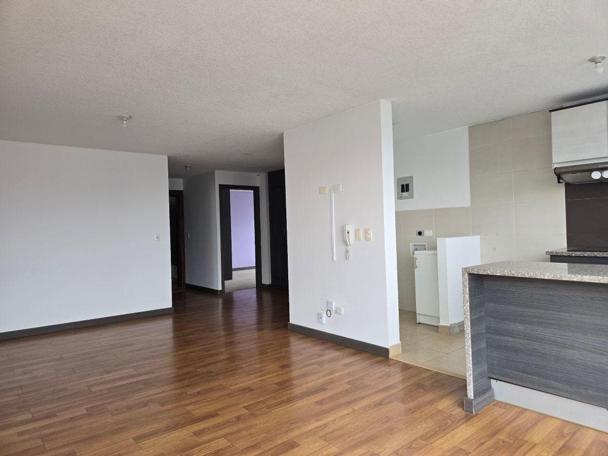 Venta Departamento en Quito Sector Monteserrín a Una Cuadra de Las Azucenas — imagen 8