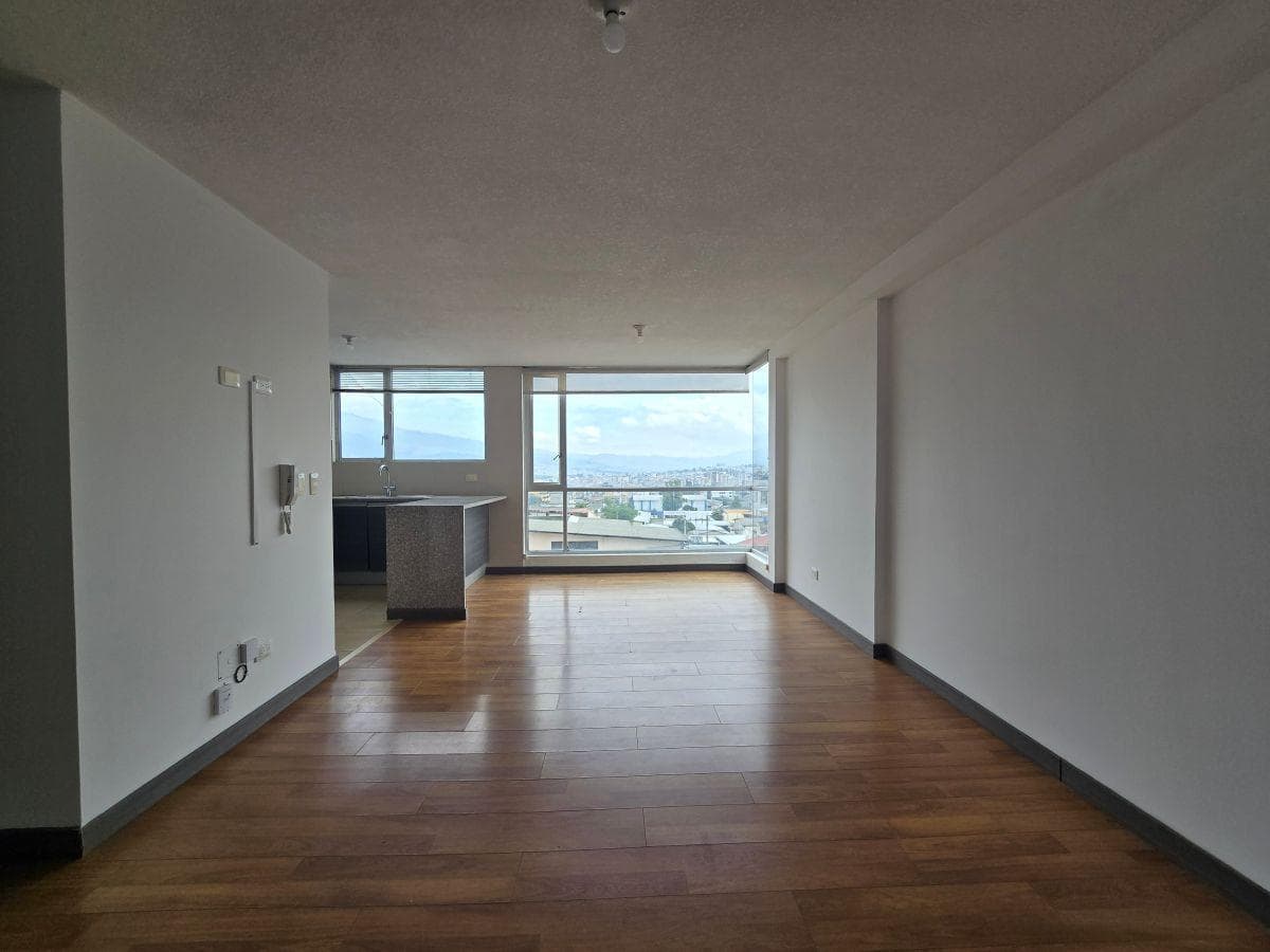 Venta Departamento en Quito Sector Monteserrín a Una Cuadra de Las Azucenas — imagen 5