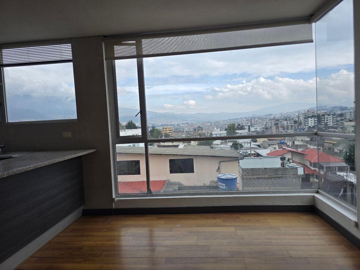 Venta Departamento en Quito Sector Monteserrín a Una Cuadra de Las Azucenas — imagen 4