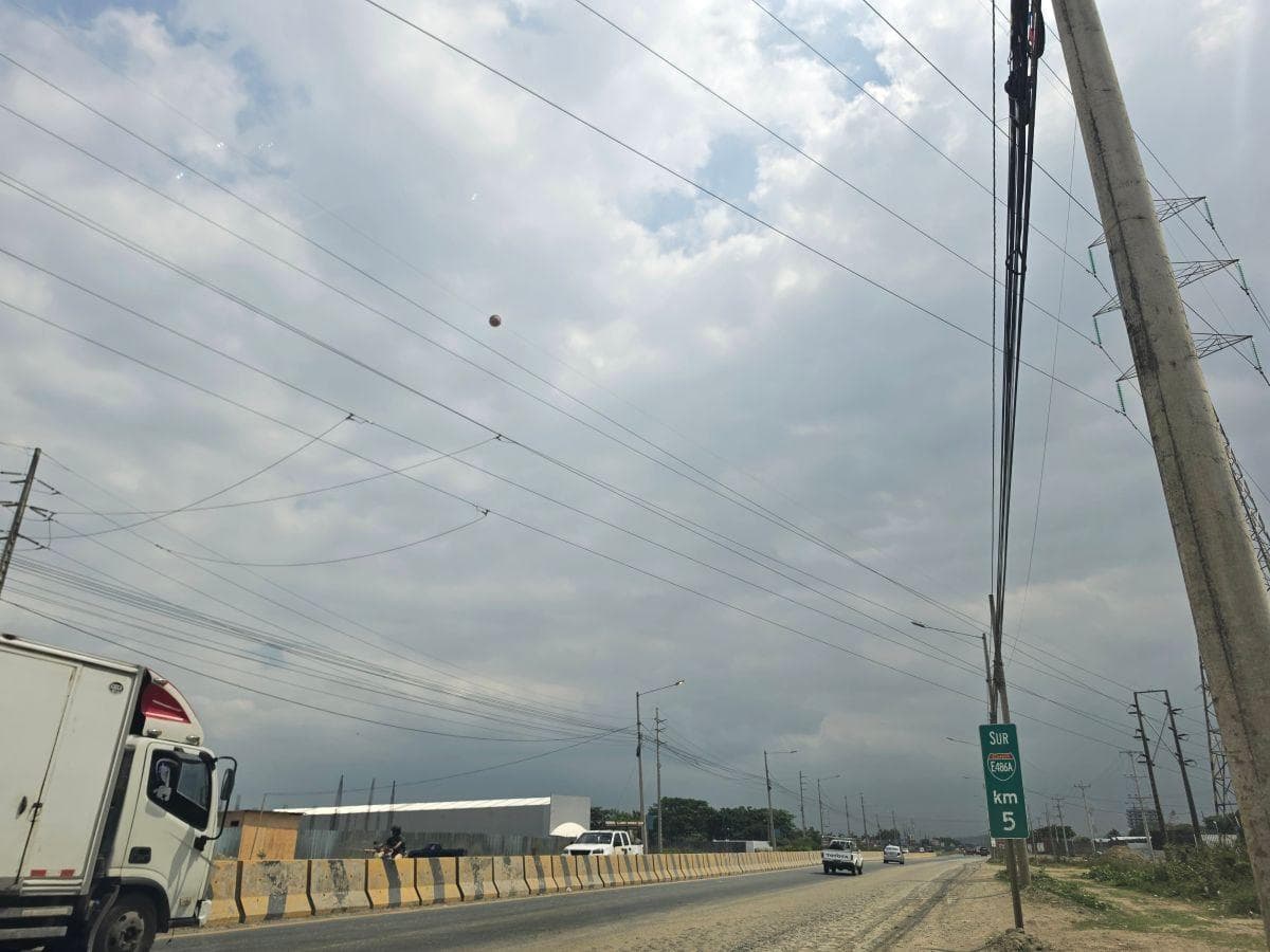 Samborondon a La. Via Vendo Terreno, Guayas — imagen 1