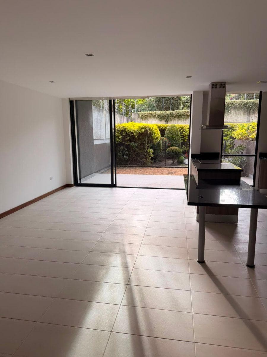 Vendo o Rento Departamento Cumbayá — imagen 10