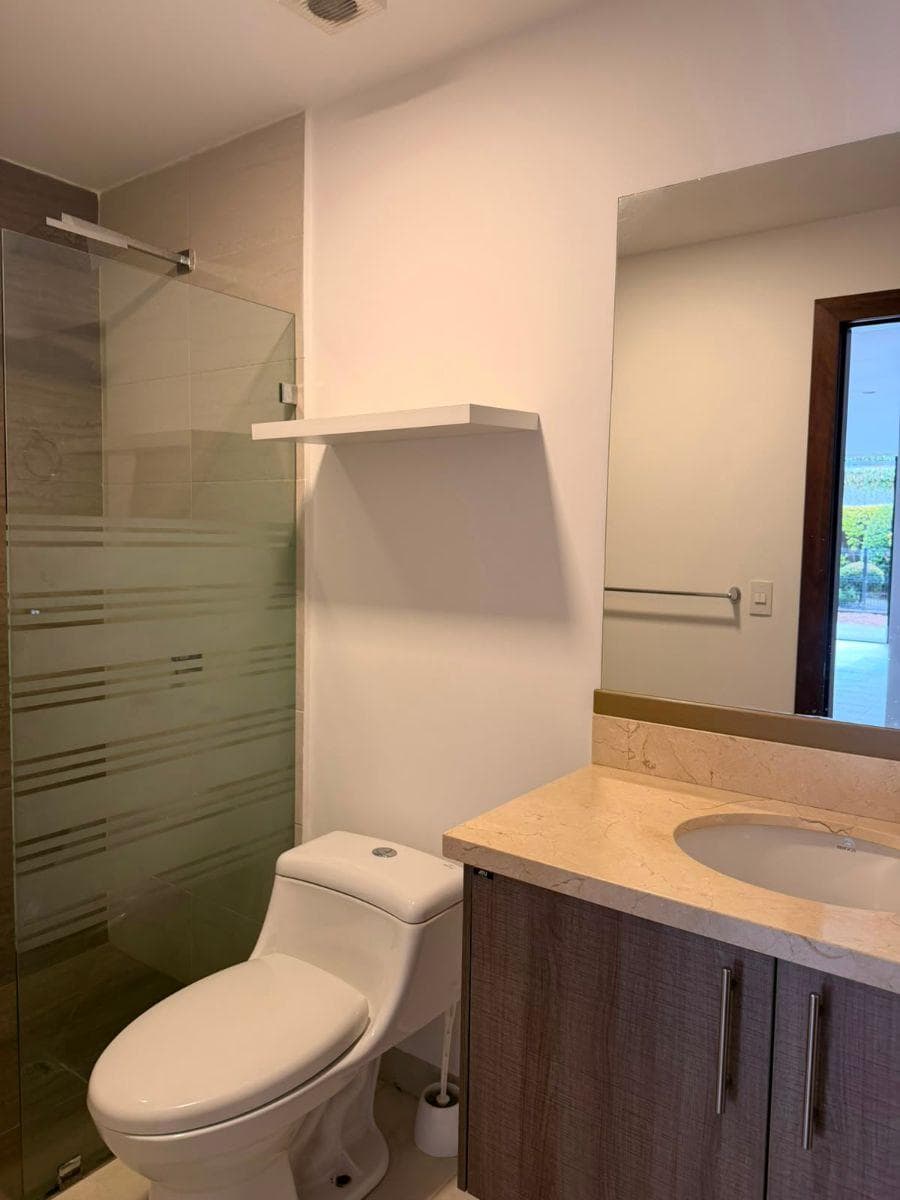 Vendo o Rento Departamento Cumbayá — imagen 5