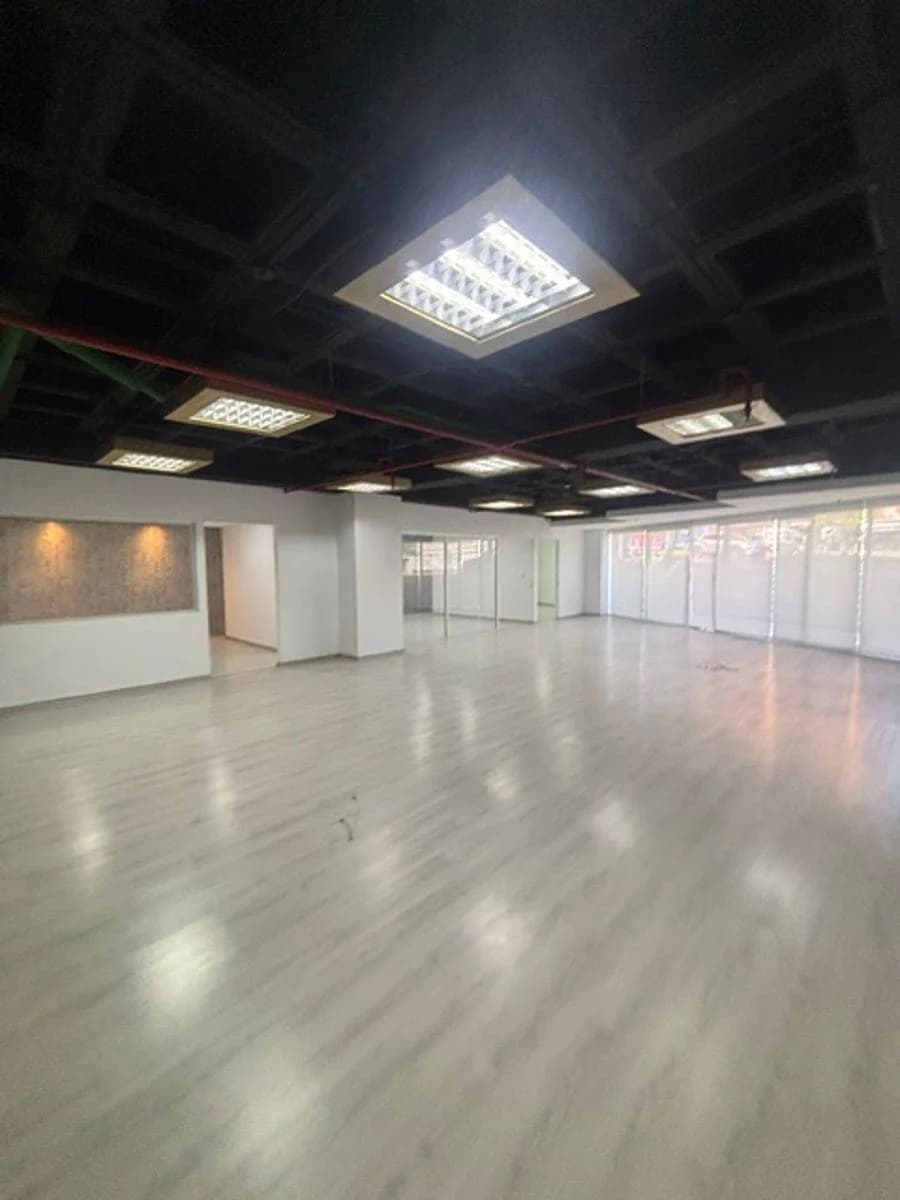 Vendo Local Comercia en La Av La Coruña — imagen 1