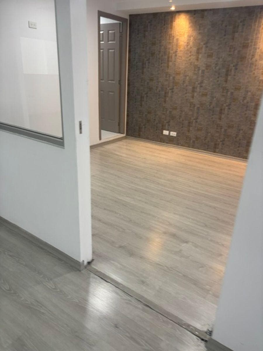 Vendo Local Comercia en La Av La Coruña — imagen 7
